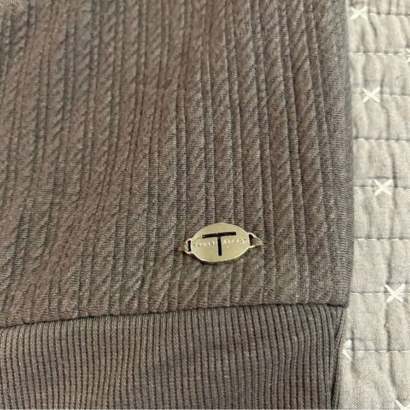 Tahari Sport Women’s Gray Hoodie with Mock Turtleneck Size L $92 - Picture 8 of 8